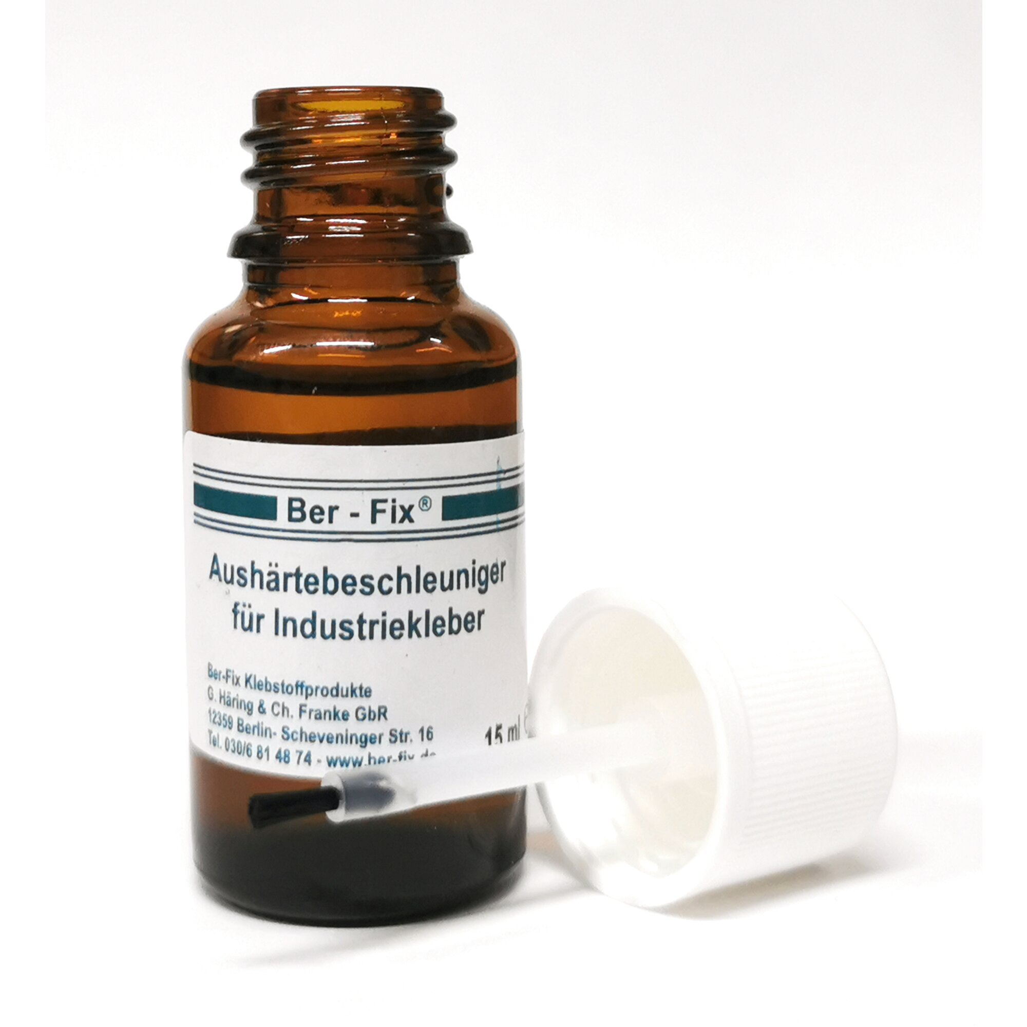 15ml in der Flasche mit Pinsel